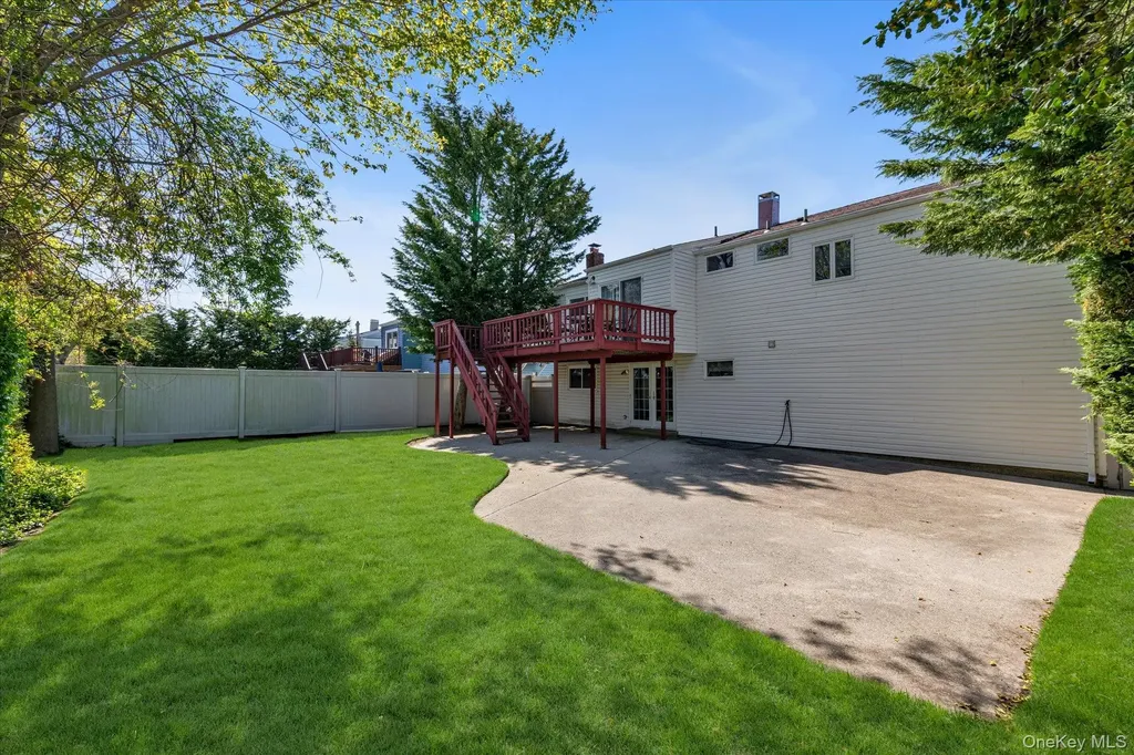 2056 Illona Lane Merrick NY 11566