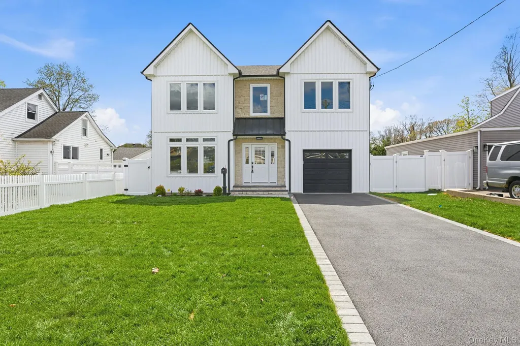 3690 Lufberry Avenue Wantagh NY 11793