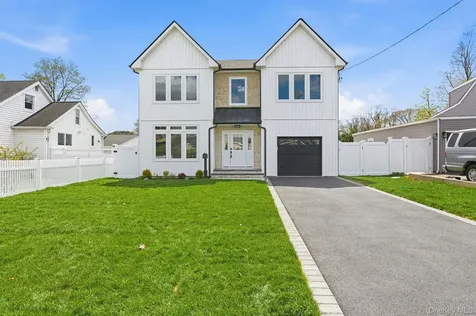 3690 Lufberry Avenue Wantagh NY 11793
