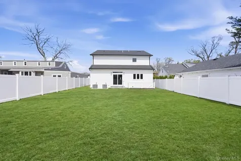 3690 Lufberry Avenue Wantagh NY 11793