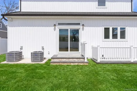 3690 Lufberry Avenue Wantagh NY 11793