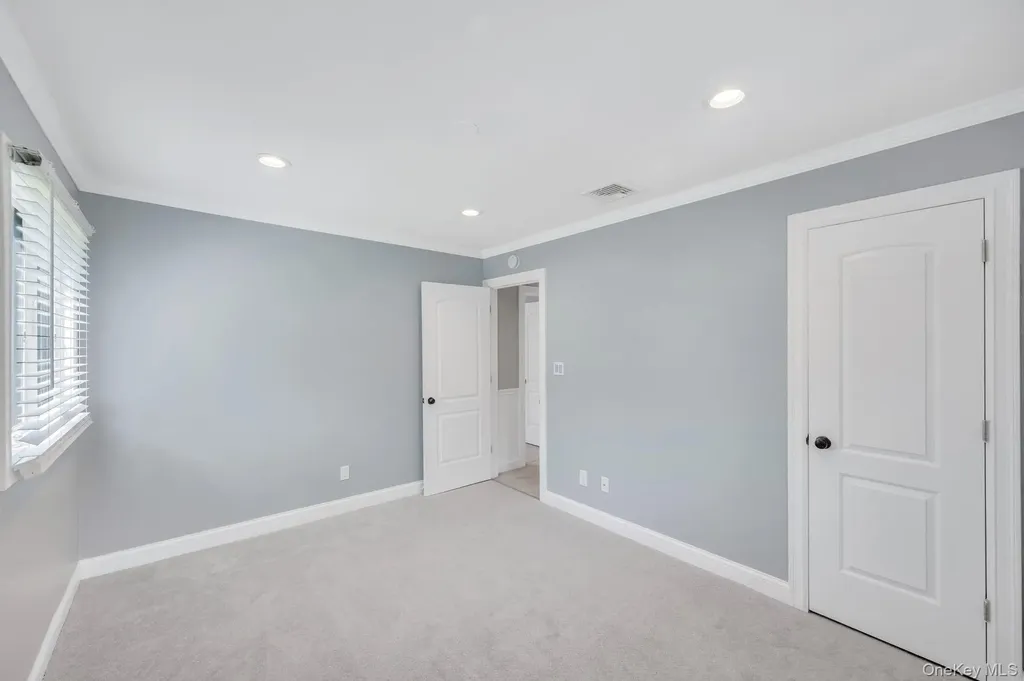 10 Evelyn Drive Bethpage NY 11714