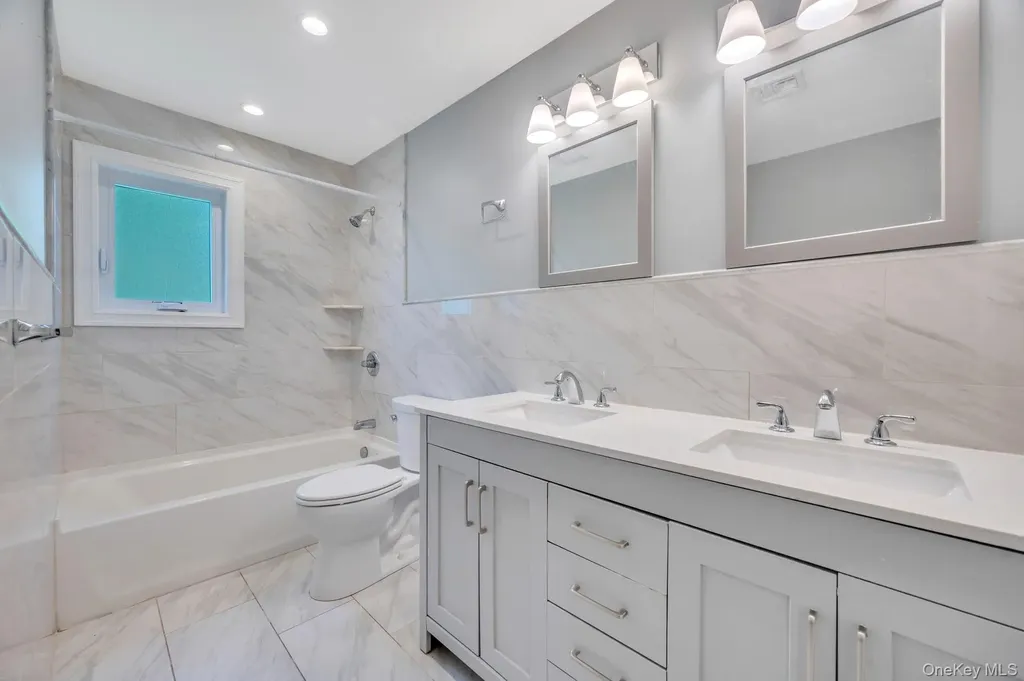 10 Evelyn Drive Bethpage NY 11714