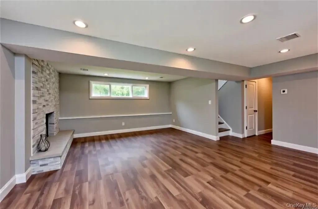 10 Evelyn Drive Bethpage NY 11714