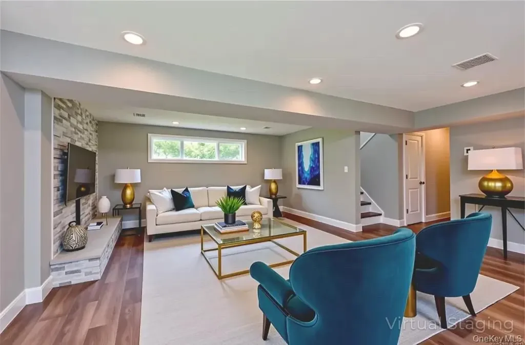 10 Evelyn Drive Bethpage NY 11714