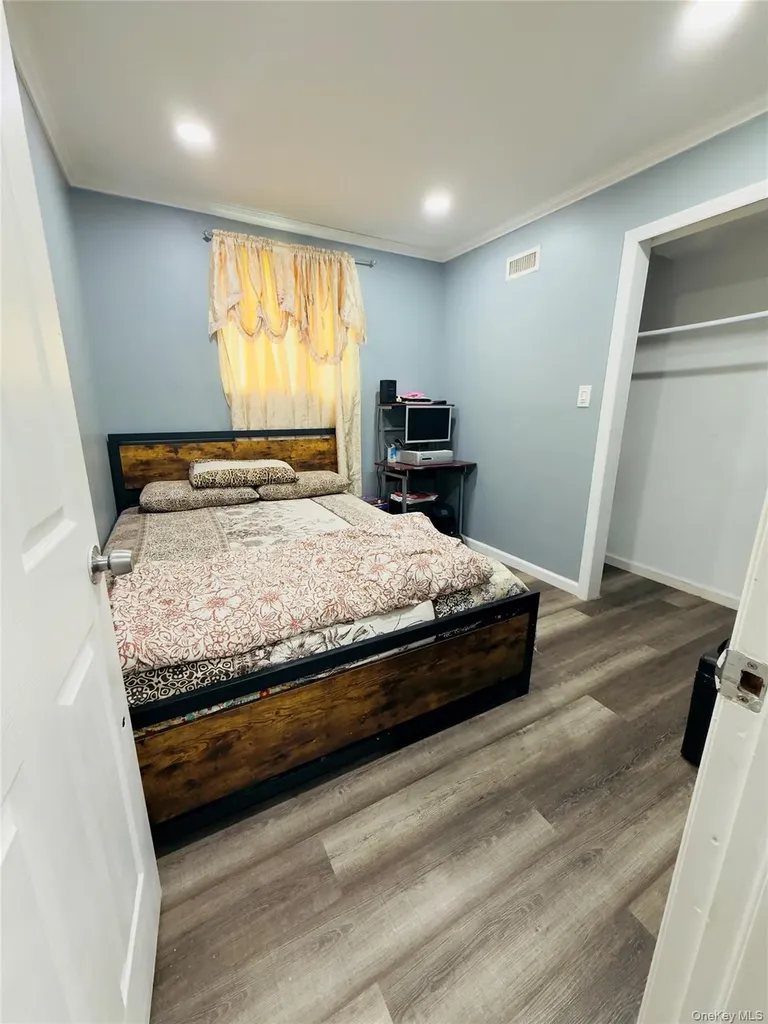 10 Evelyn Drive Bethpage NY 11714