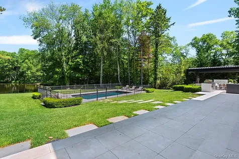 22 Eastview Lane Old Brookville NY 11545