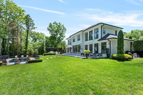 22 Eastview Lane Old Brookville NY 11545