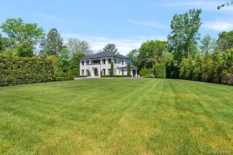 22 Eastview Lane Old Brookville NY 11545