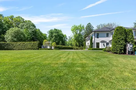 22 Eastview Lane Old Brookville NY 11545