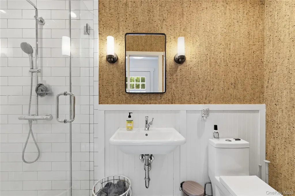 19 Erick Court Cold Spring Harbor NY 11724