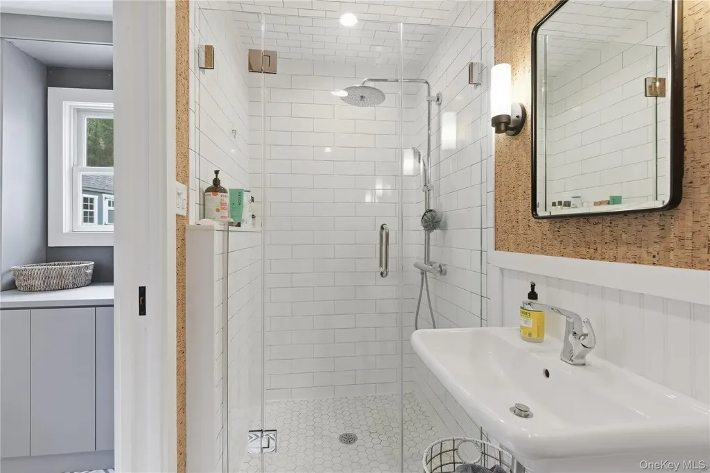 19 Erick Court Cold Spring Harbor NY 11724
