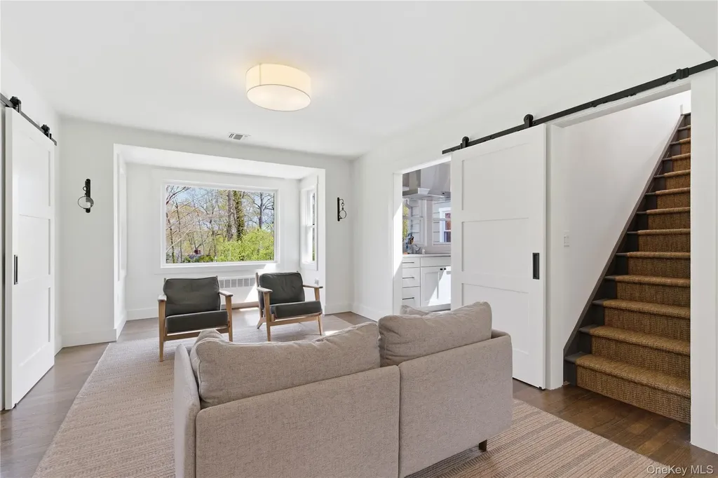 19 Erick Court Cold Spring Harbor NY 11724