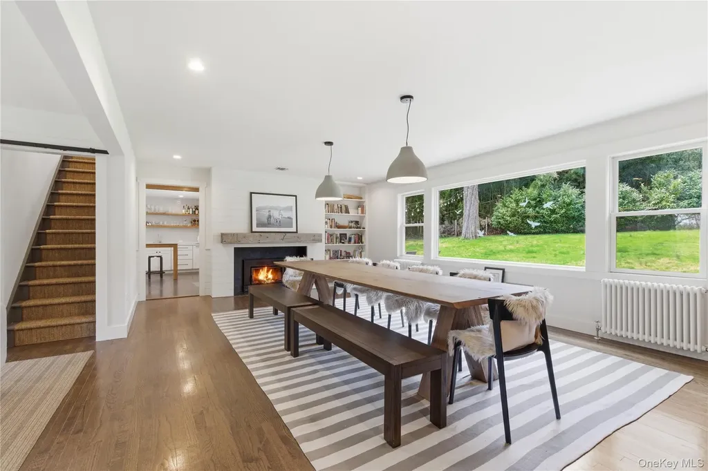 19 Erick Court Cold Spring Harbor NY 11724