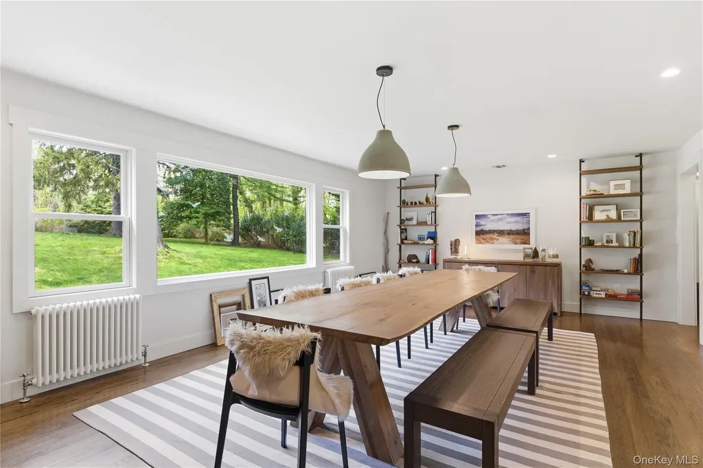 19 Erick Court Cold Spring Harbor NY 11724