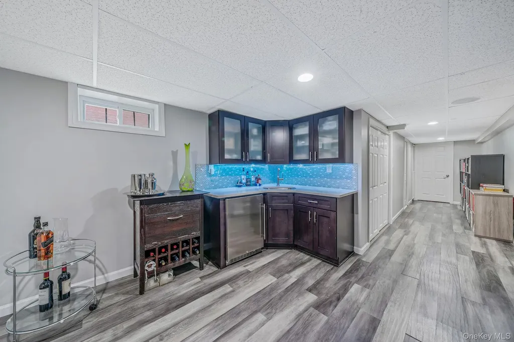 26016 80th Avenue Glen Oaks NY 11004