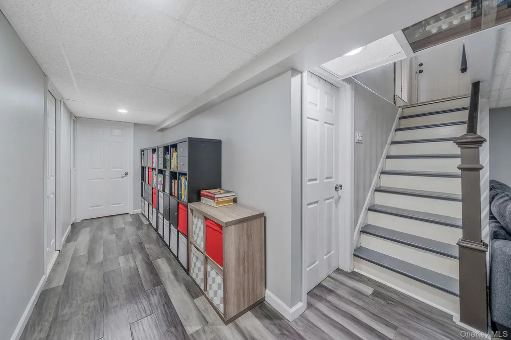 26016 80th Avenue Glen Oaks NY 11004
