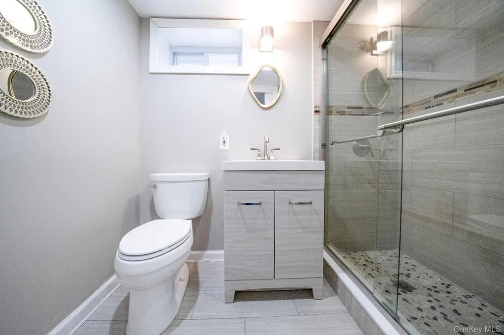 26016 80th Avenue Glen Oaks NY 11004