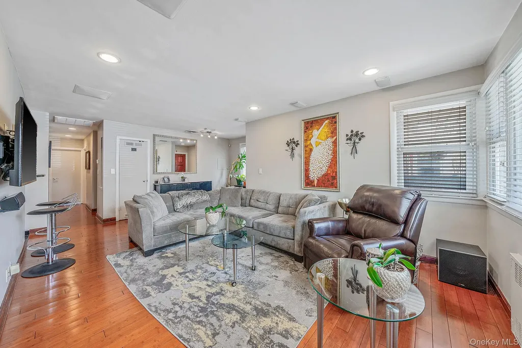 26016 80th Avenue Glen Oaks NY 11004