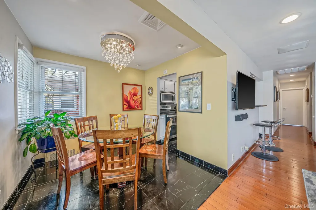 26016 80th Avenue Glen Oaks NY 11004