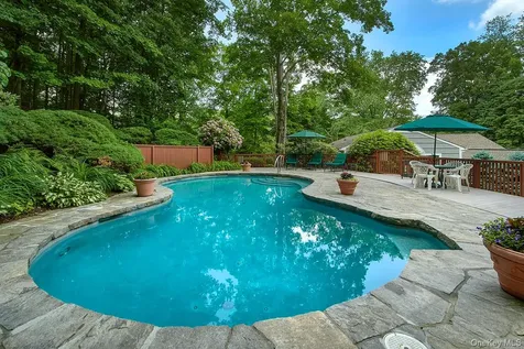 121 Washburn Road Briarcliff Manor NY 10510