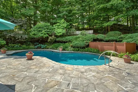 121 Washburn Road Briarcliff Manor NY 10510