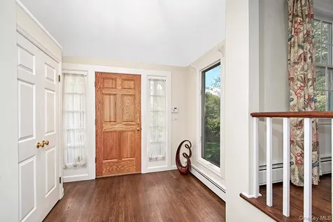 121 Washburn Road Briarcliff Manor NY 10510