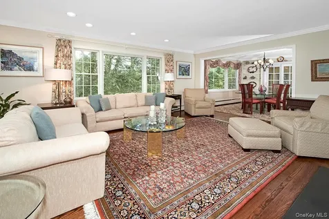 121 Washburn Road Briarcliff Manor NY 10510