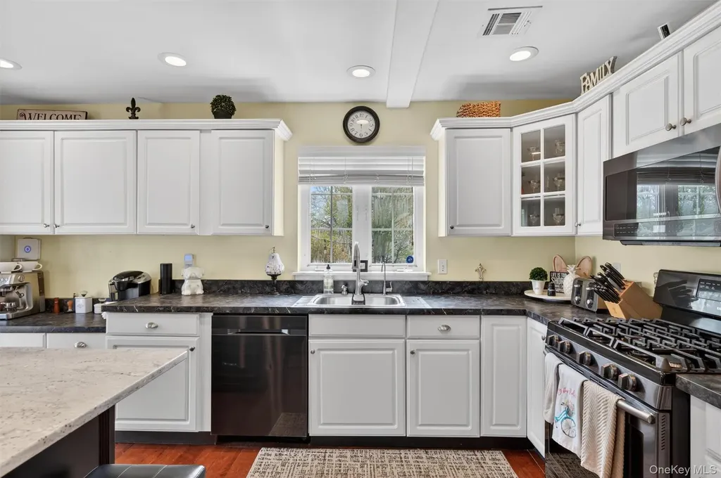 9 Pine Court Montgomery NY 12549