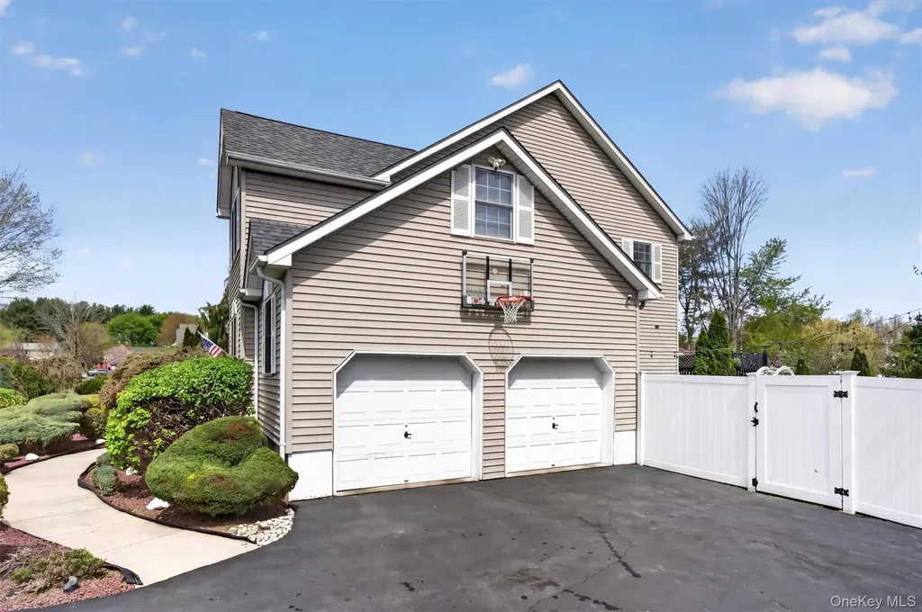 9 Pine Court Montgomery NY 12549