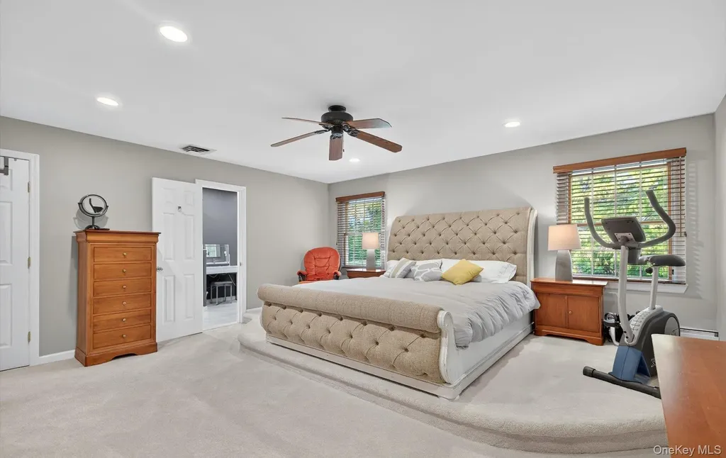 10 Sorgi Court Plainview NY 11803