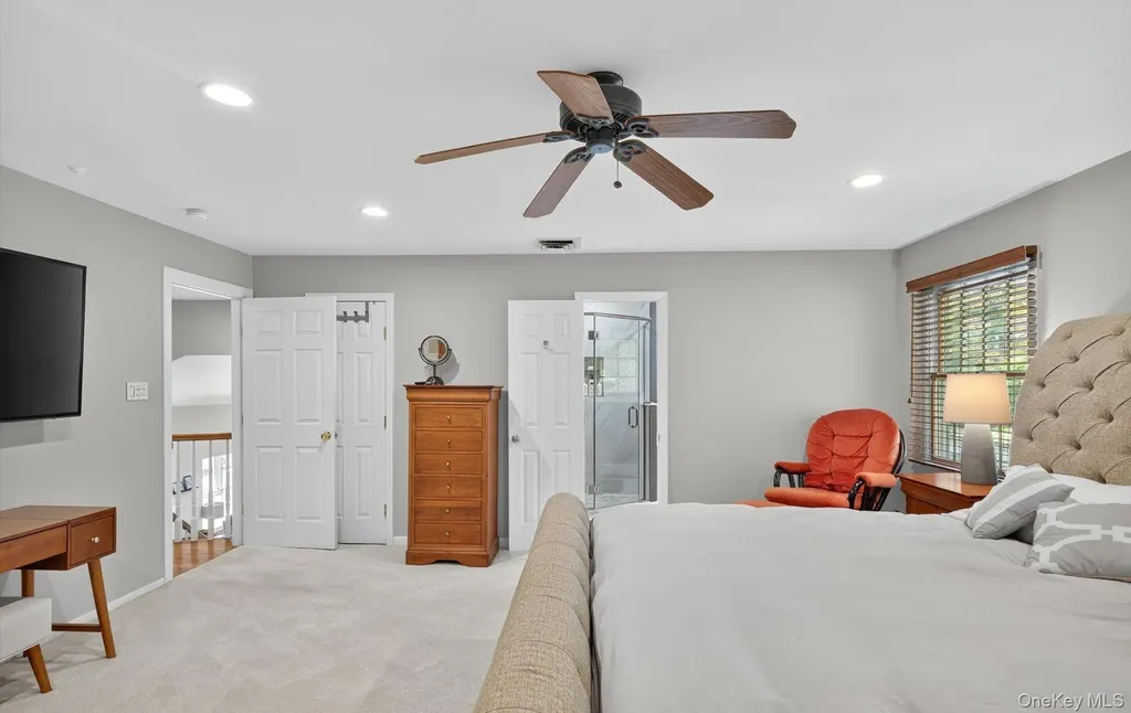 10 Sorgi Court Plainview NY 11803