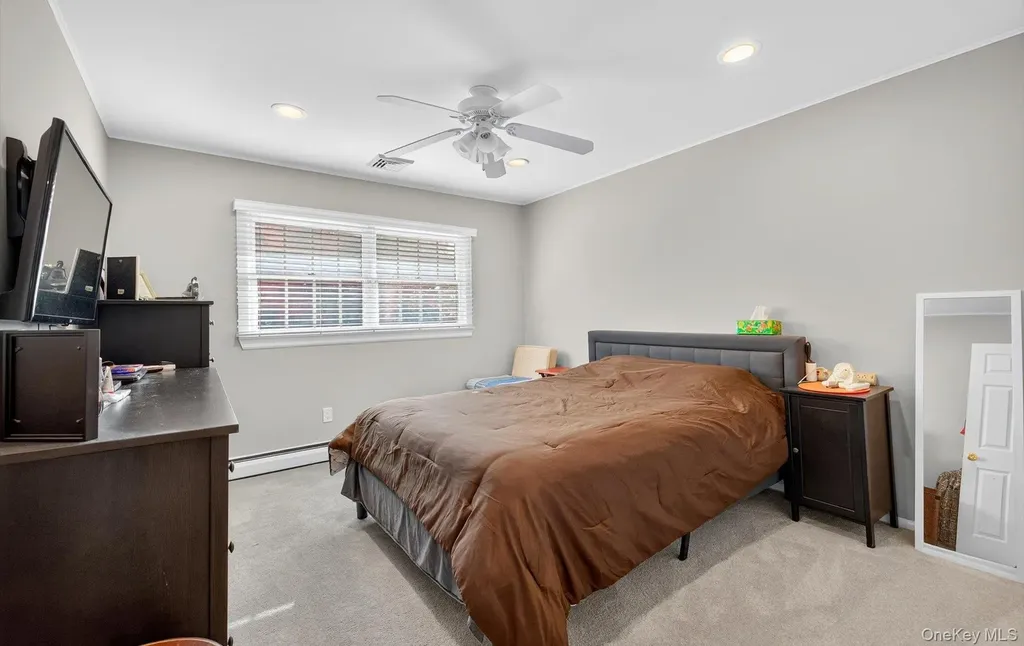 10 Sorgi Court Plainview NY 11803