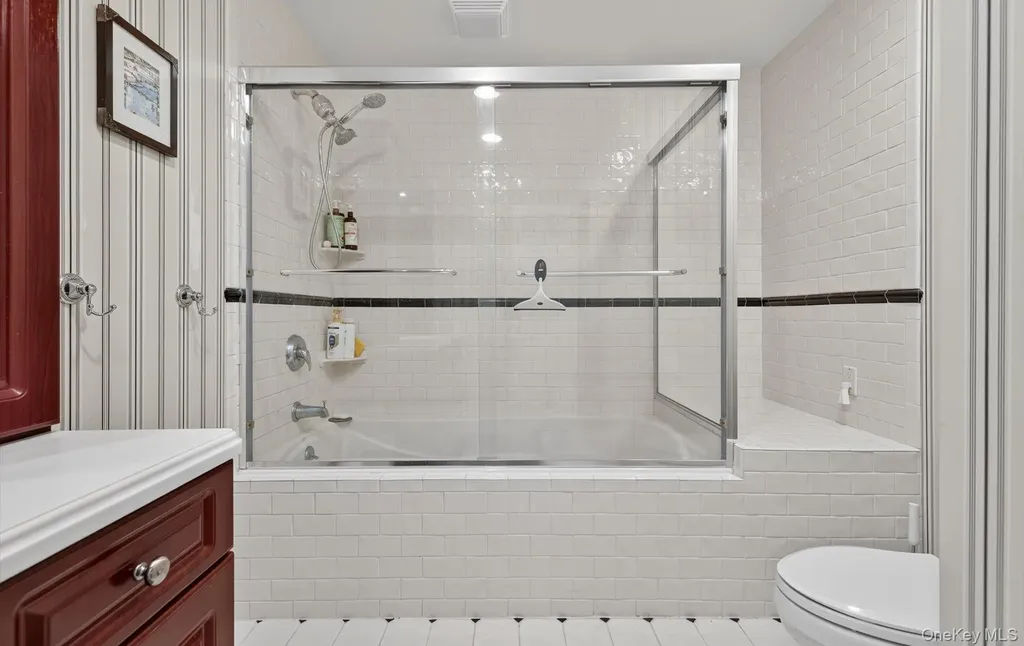 10 Sorgi Court Plainview NY 11803