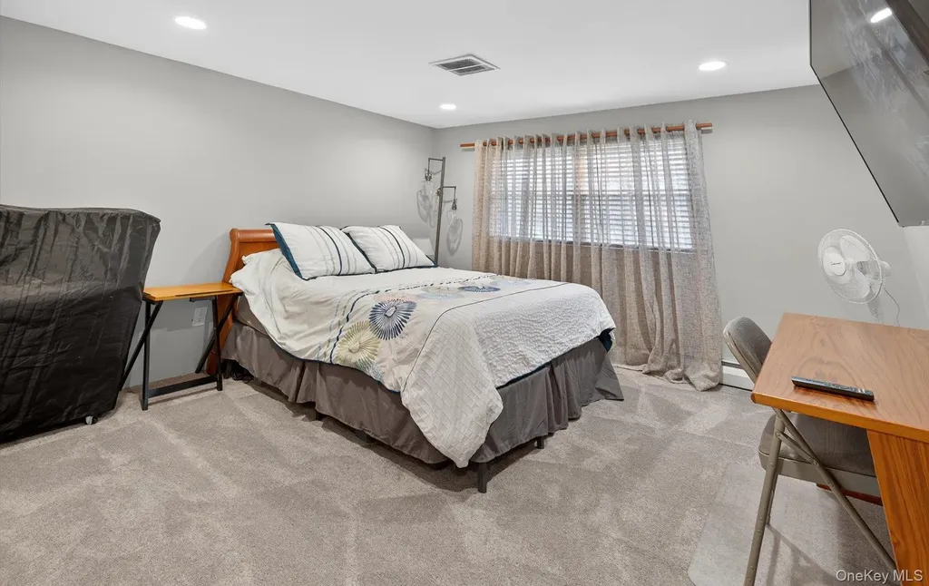 10 Sorgi Court Plainview NY 11803