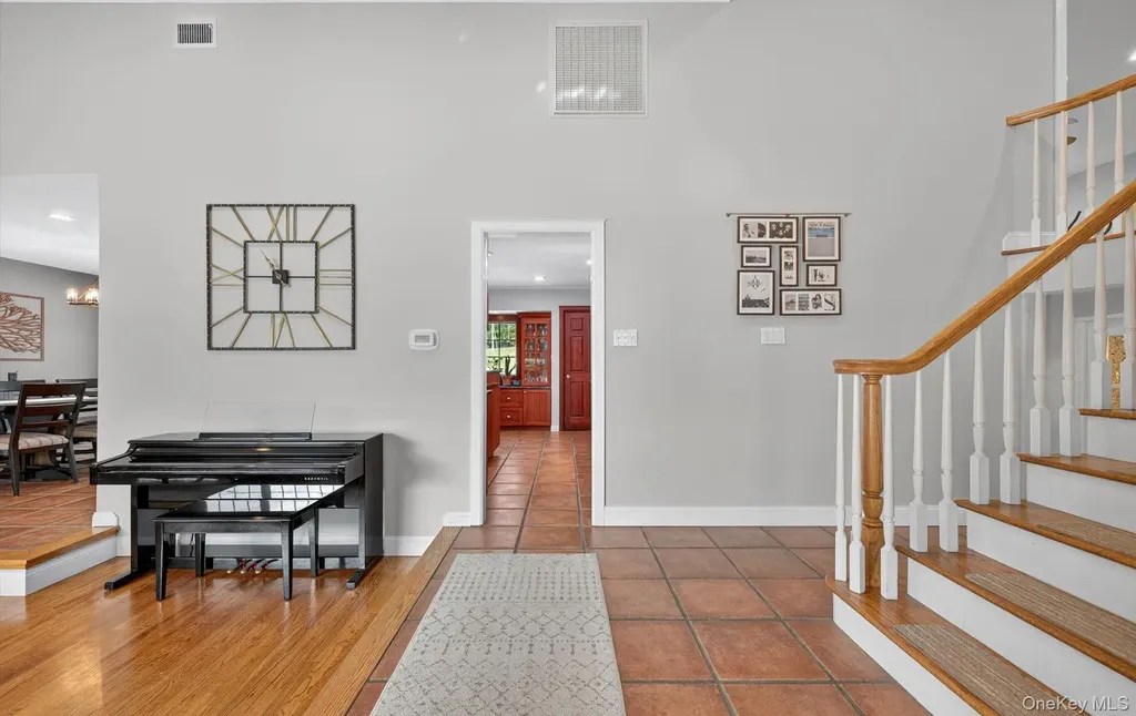 10 Sorgi Court Plainview NY 11803