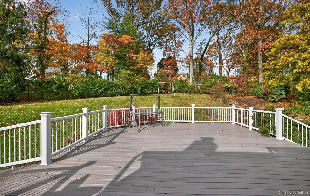 10 Sorgi Court Plainview NY 11803