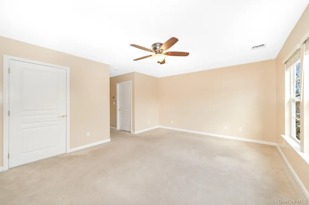 21 Virginia Pine Lane Bay Shore NY 11706