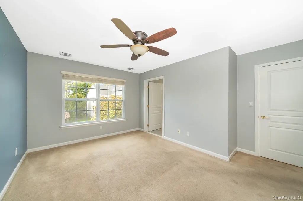 21 Virginia Pine Lane Bay Shore NY 11706