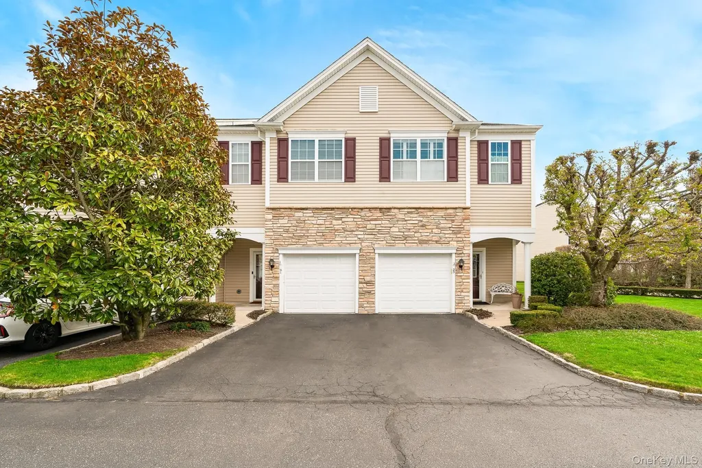 21 Virginia Pine Lane Bay Shore NY 11706