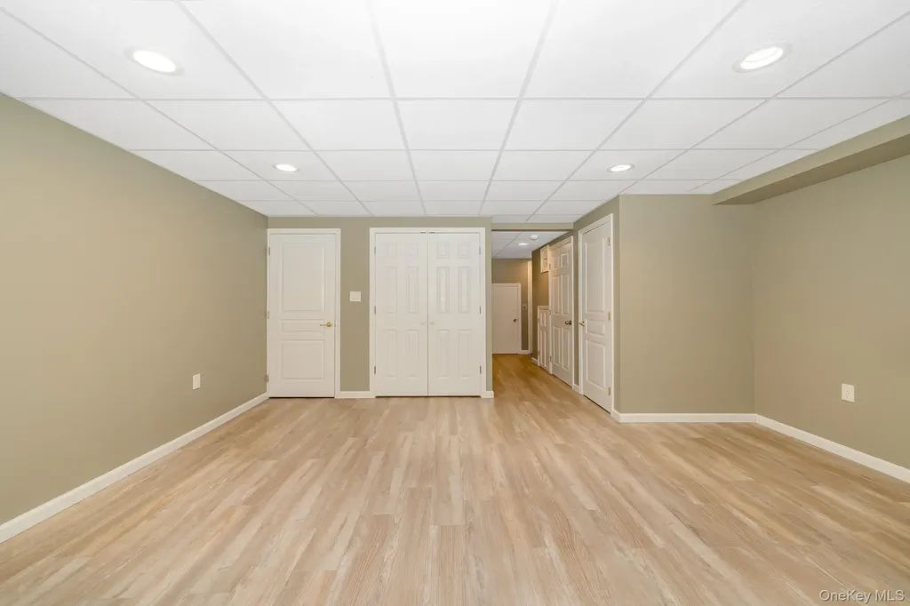 21 Virginia Pine Lane Bay Shore NY 11706