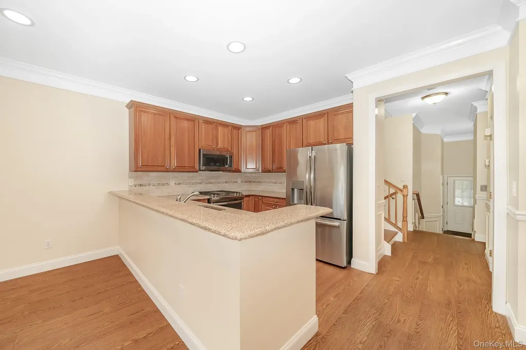 21 Virginia Pine Lane Bay Shore NY 11706