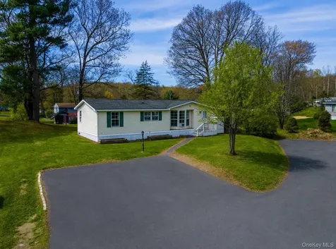16 Birch Lane Bloomingburg NY 12721