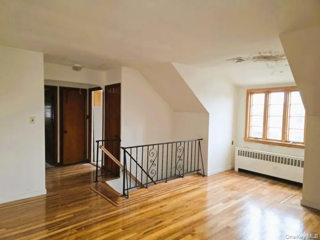 3231 Waterbury Avenue Bronx NY 10465