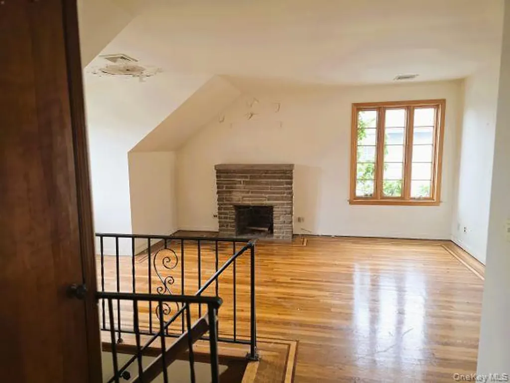 3231 Waterbury Avenue Bronx NY 10465