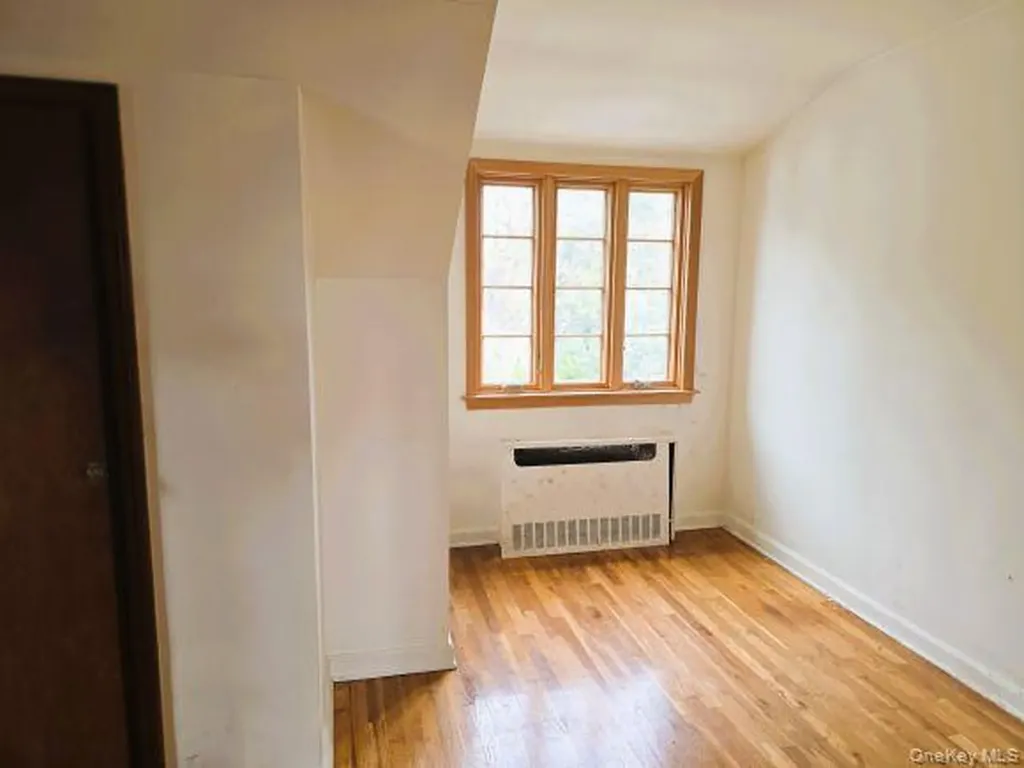3231 Waterbury Avenue Bronx NY 10465