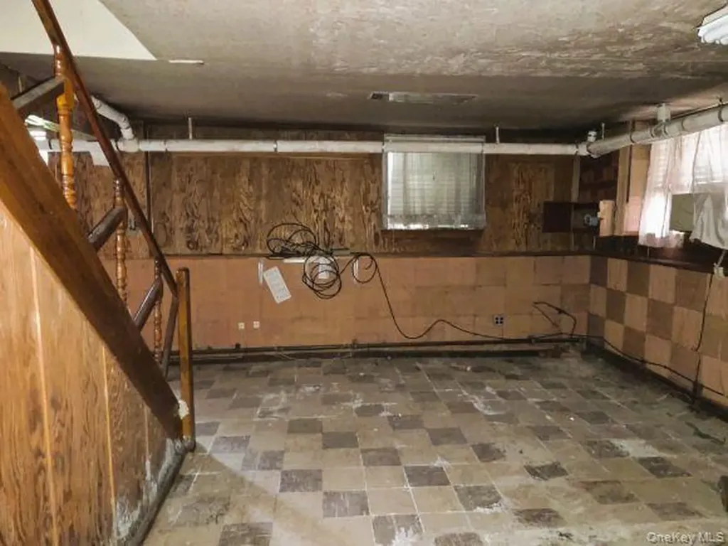 3231 Waterbury Avenue Bronx NY 10465