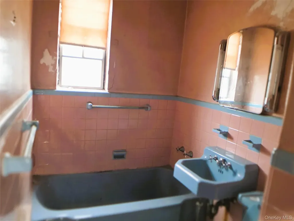 3231 Waterbury Avenue Bronx NY 10465