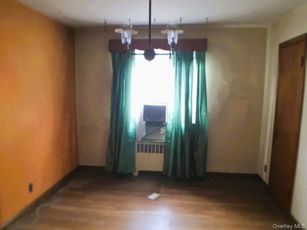 3231 Waterbury Avenue Bronx NY 10465