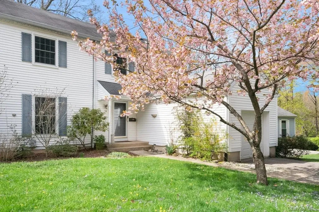 34 Jackson Road Briarcliff Manor NY 10510